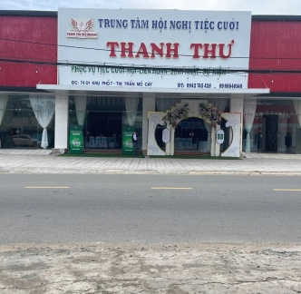 Tiệc giữa năm công ty 